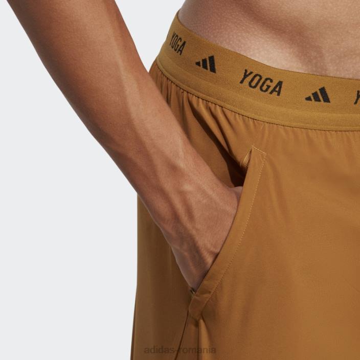 Adidas pantaloni scurți 2 în 1 pentru antrenament yoga bronz bărbați bronz/negru 2JBN21113