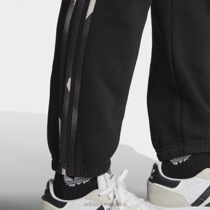 Adidas pantaloni de jogging camo cu grafică neagră bărbați negru 2JBN13288