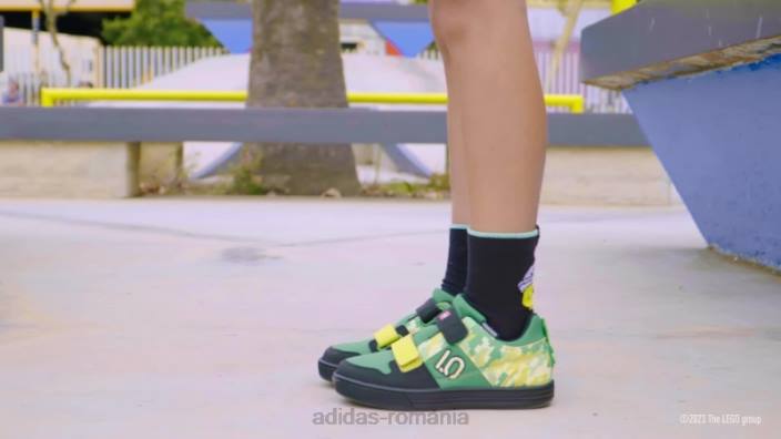 Adidas pantaloni scurți verde fashion x lego play unisex verde 2JBN18808