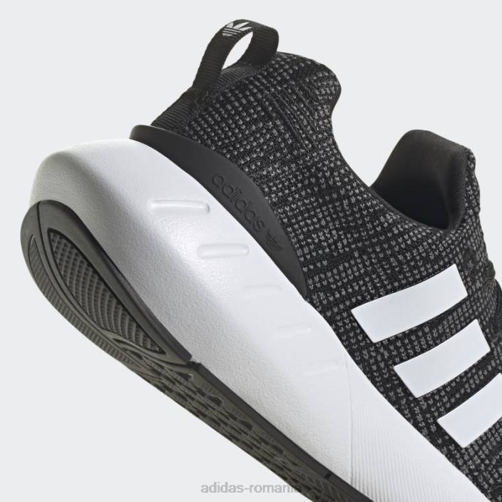 Adidas pantofi gri hot swift run 22 copii negru/alb/gri 2JBN11143