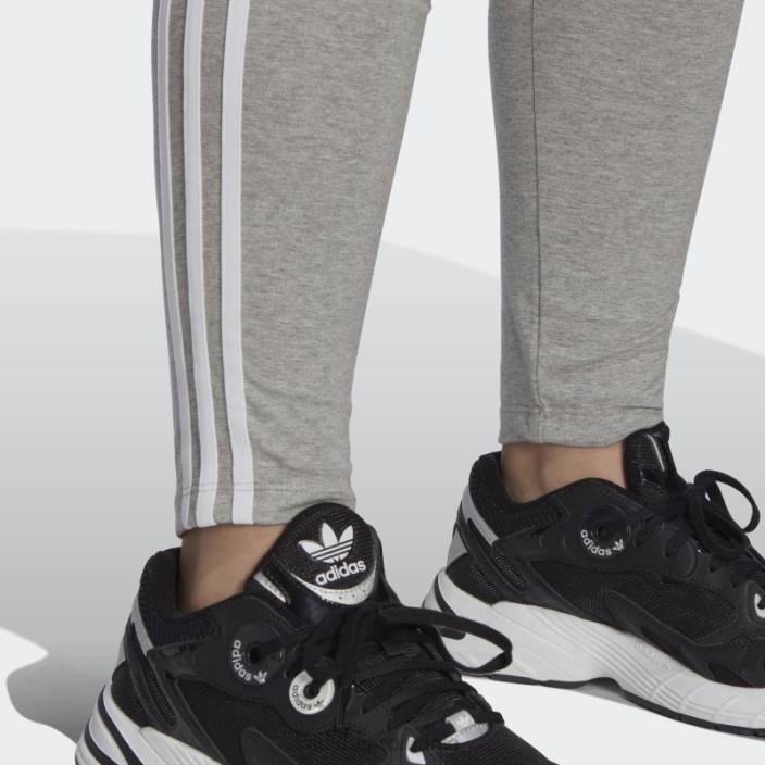 Adidas adicolor classics jambiere cu 3 dungi (plus marime) gri mediu adidas femei gri mediu 2JBN9936